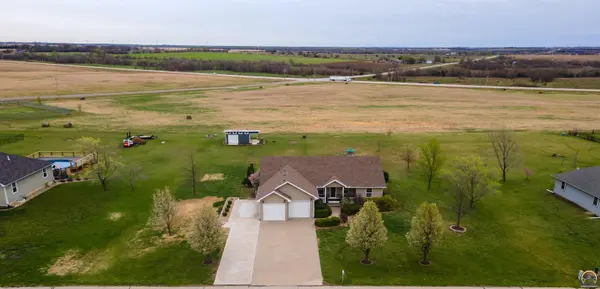 920 Arrowhead DR, New Strawn, KS 66839