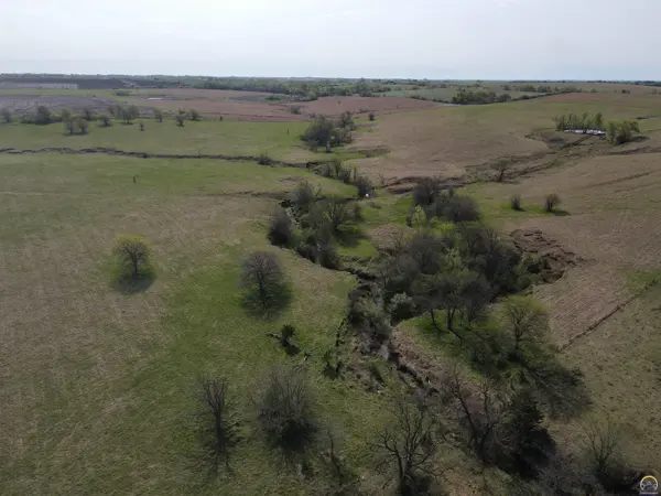 100 102nd St, Hoyt, KS 66440