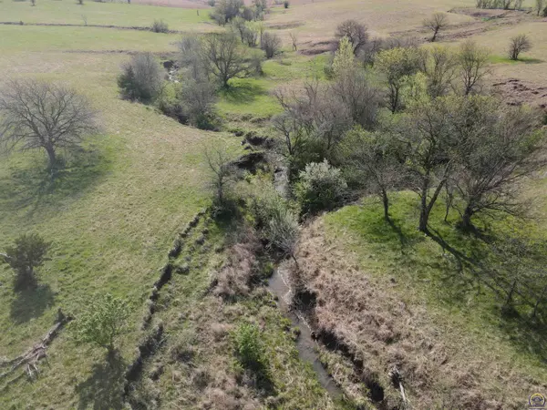 100 102nd St, Hoyt, KS 66440