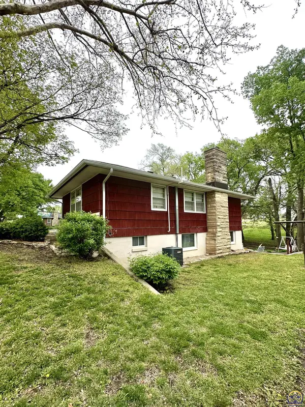 230 N Washington ST, Council Grove, KS 66846