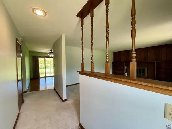 625 SE Baldwin RD, Topeka, KS 66607