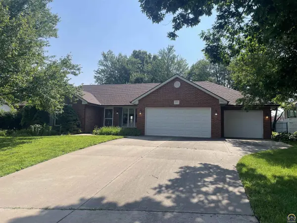 2434 SE Cuvier ST, Tecumseh, KS 66542