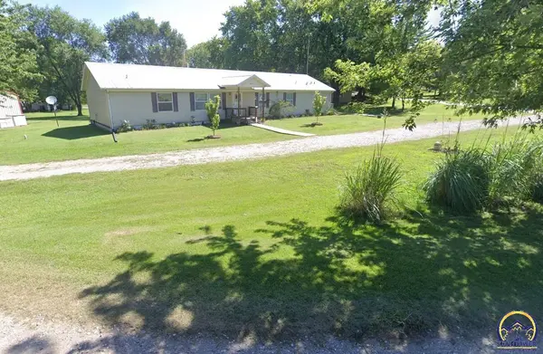 37 Meadowview DR, Mound City, KS 66056