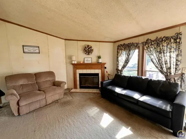 8872 Kingman RD, Oskaloosa, KS 66066