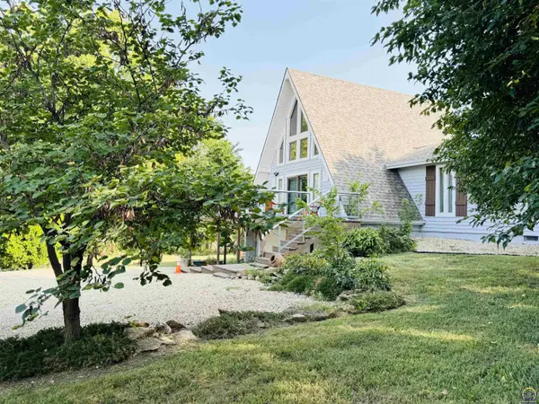 2863 South Shore DR, Vassar, KS 66543
