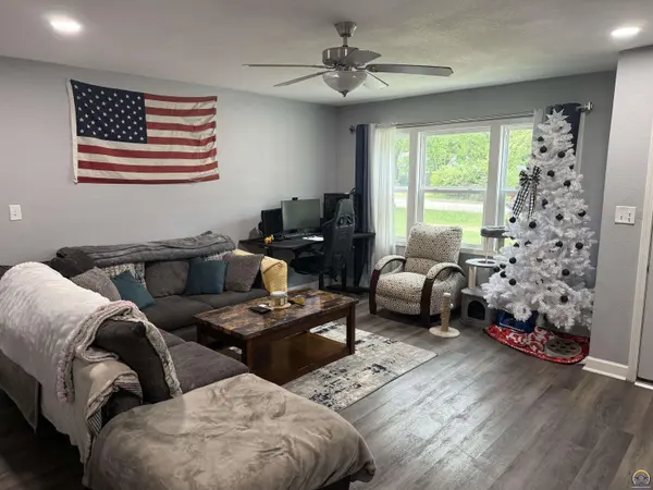 2303 SW High AVE, Topeka, KS 66611