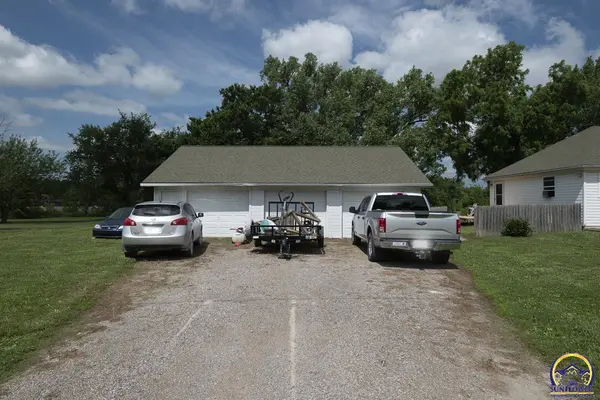 225 S Jackson ST #000 Poplar St, Delia, KS 66418