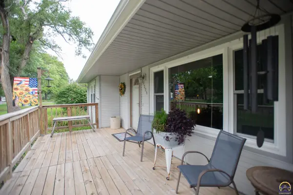 5226 NE Indian Creek RD, Topeka, KS 66617