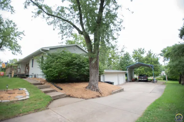 5226 NE Indian Creek RD, Topeka, KS 66617