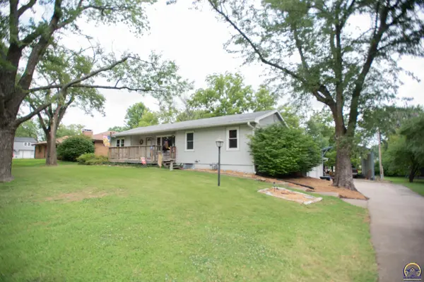 5226 NE Indian Creek RD, Topeka, KS 66617
