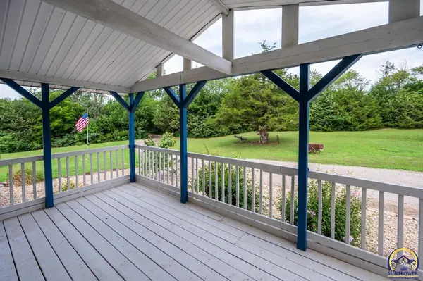 5706 SW Urish RD, Topeka, KS 66610