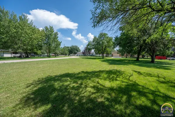 4250 SE Shawnee Heights RD, Tecumseh, KS 66542
