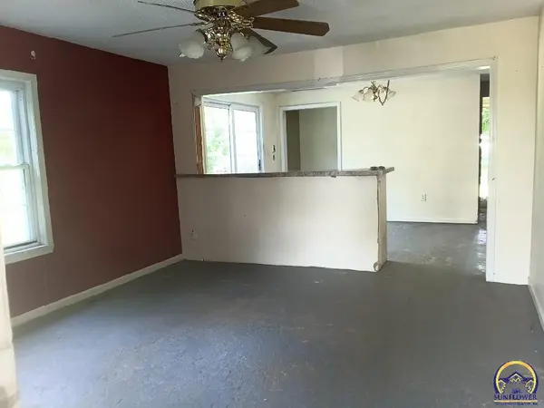 110 S 13th ST, Herington, KS 67449