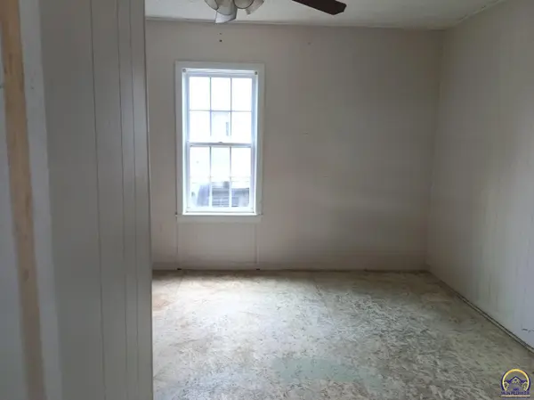 110 S 13th ST, Herington, KS 67449