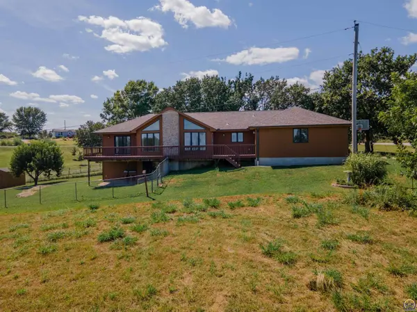 7749 Comanche RD, Meriden, KS 66512