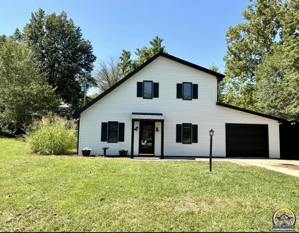 2213 SE Shawnee DR, Tecumseh, KS 66542