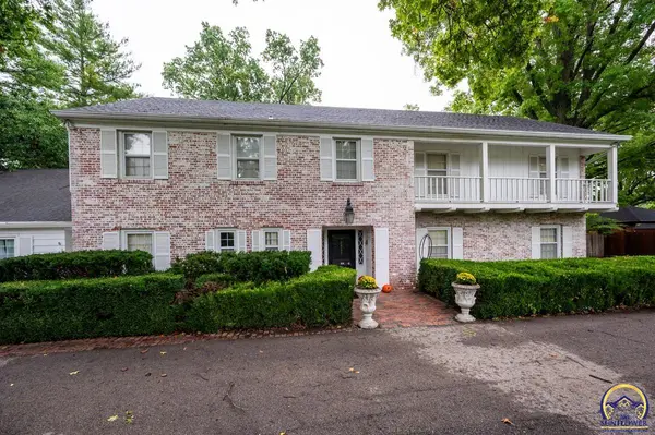 2824 SW Burlingame RD,  Topeka,  KS 66611