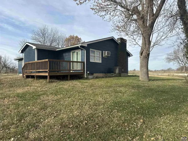 3297 Indiana Rd, Ottawa, KS 66067
