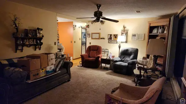 827 Second St, Whiting, KS 66552