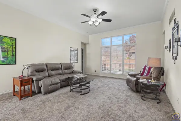 4182 Blackjack Oak DR, Lawrence, KS 66047-1945