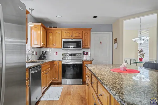 4182 Blackjack Oak DR, Lawrence, KS 66047-1945