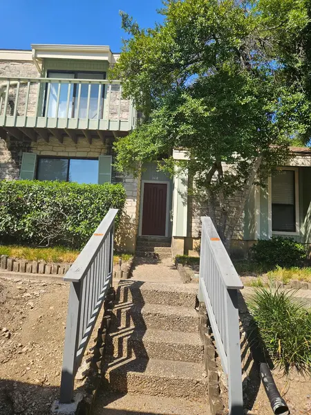 500 Hesters Crossing RD #110, Round Rock, TX 78681