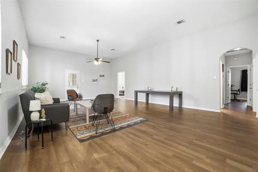 409 E Austin Ave, Round Rock, TX 78664