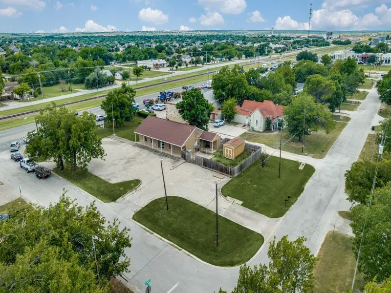 101 N Anthony ST, Hutto, TX 78634