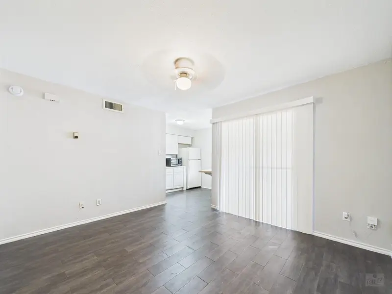 1840 Burton DR #141, Austin, TX 78741