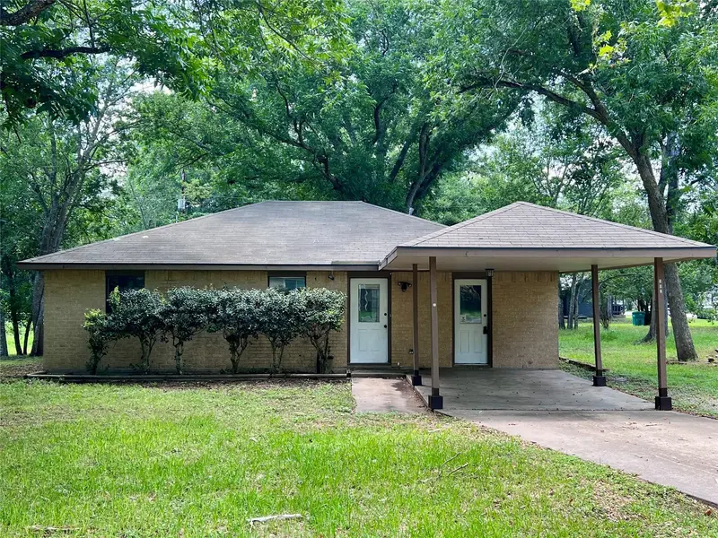 302 Harris ST, Smithville, TX 78957