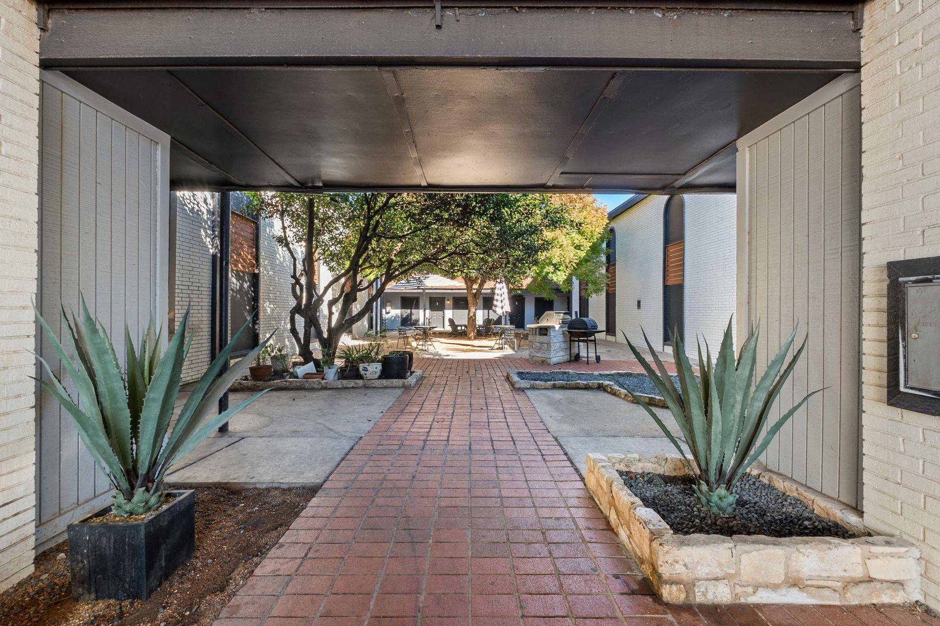 1220 W Anderson LN #108, Austin, TX 78757
