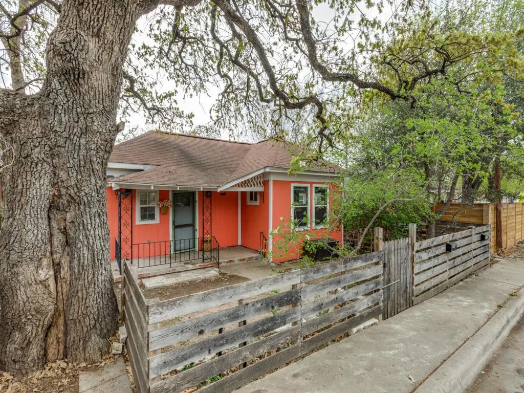 1903 E 10th ST, Austin, TX 78702