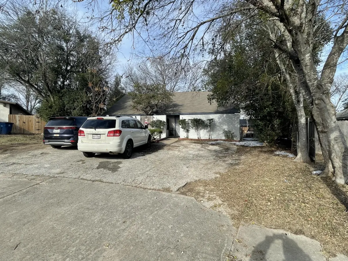806 Plumpton DR #A, Austin, TX 78745