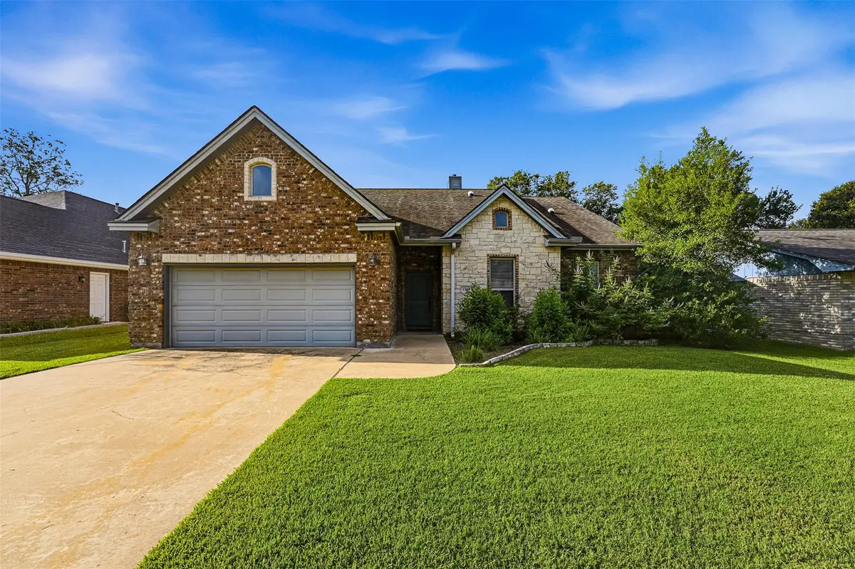 1338 Donovan ST, Gonzales, TX 78629