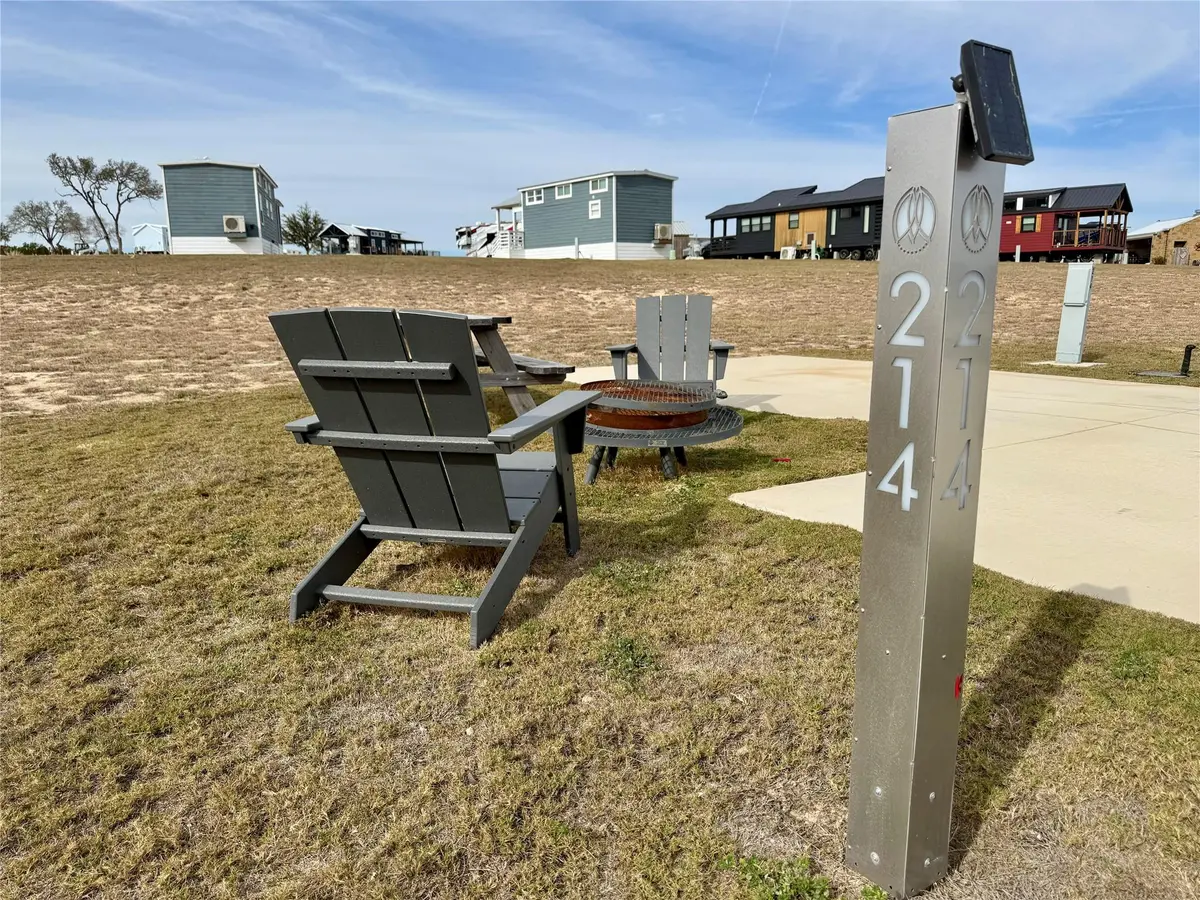 5386 Ranch Road 1376 RD #214, Fredericksburg, TX 78624