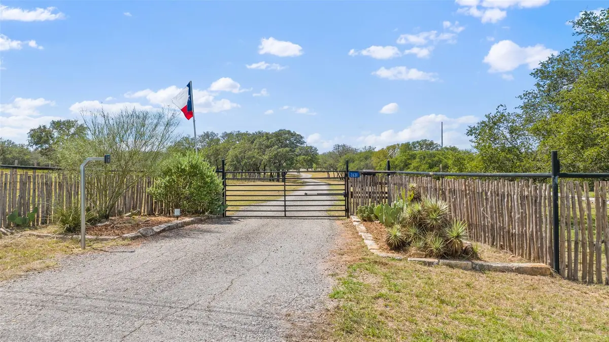 2631 N US Hwy 281, Johnson City, TX 78636