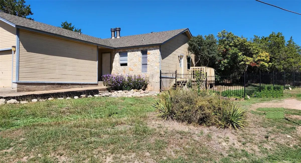 21513 Coyote TRL #B rt, Lago Vista, TX 78645