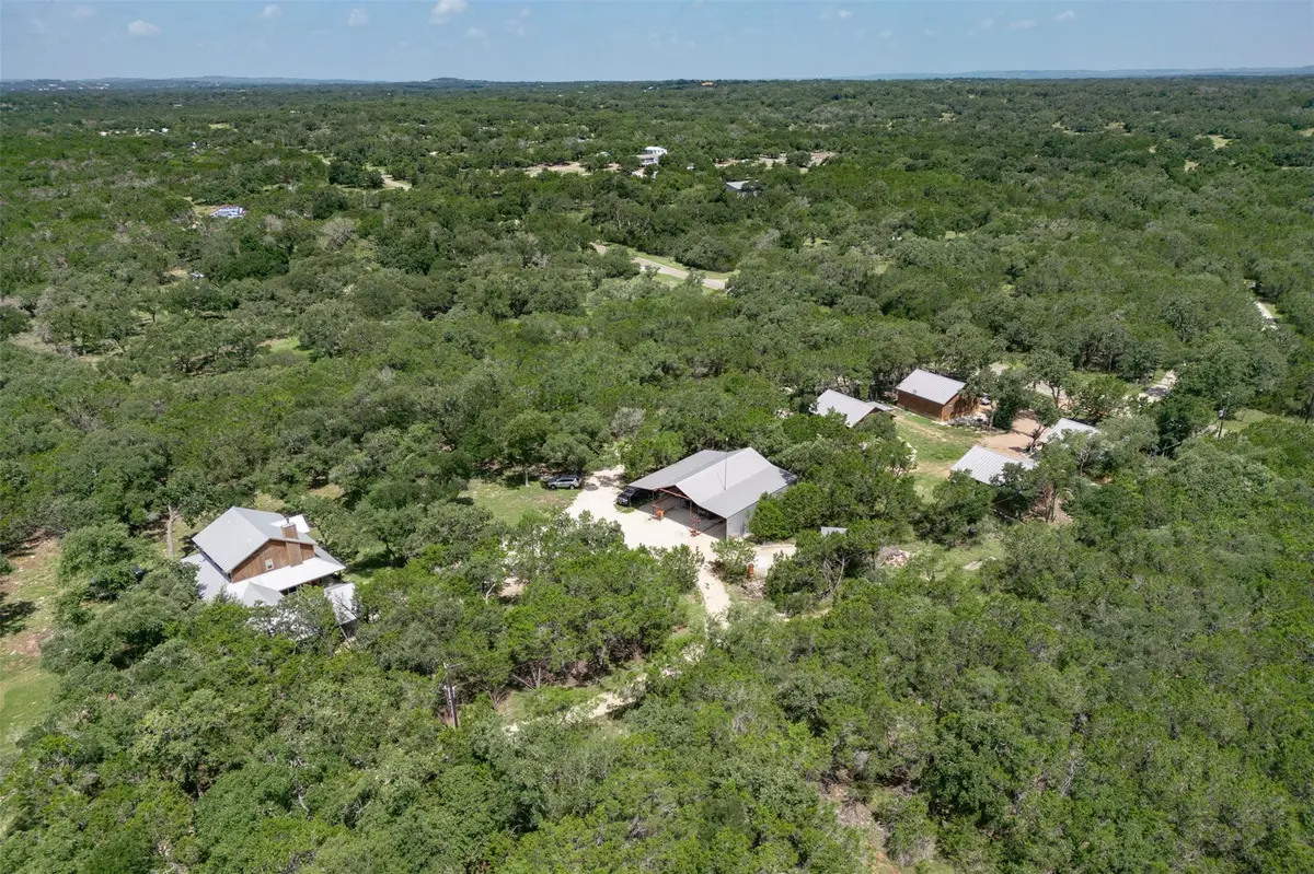 1374 Forest View DR, Blanco, TX 78606