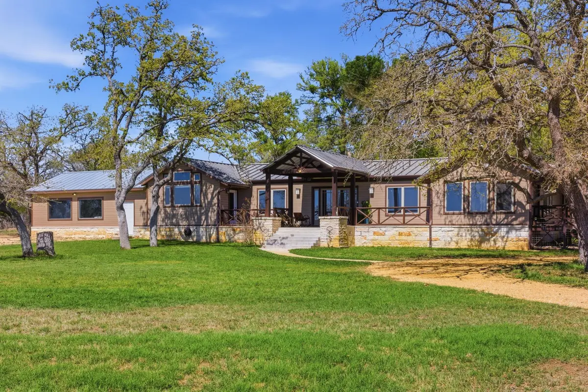 18335 FM 86, Red Rock, TX 78662