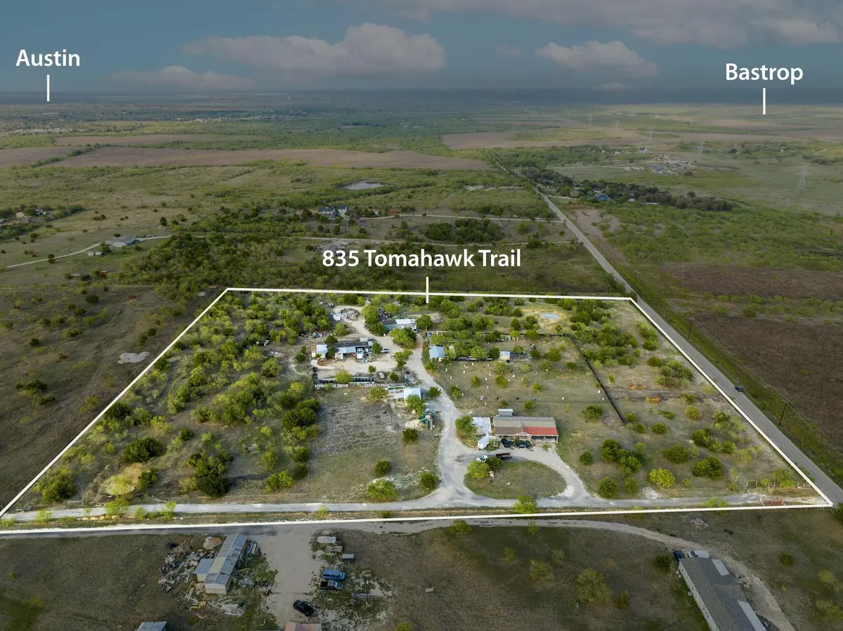 835 Tomahawk TRL, Dale, TX 78616