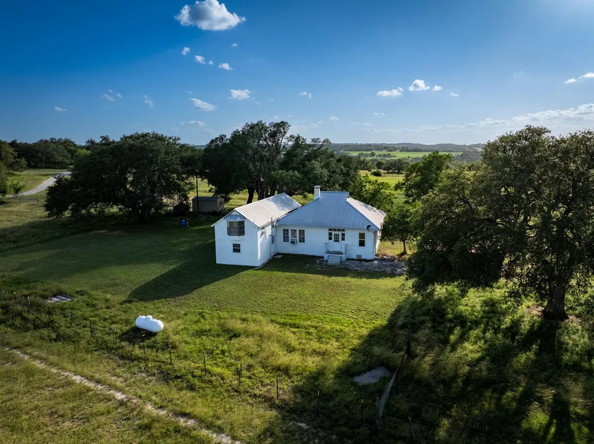 1649 Schumann RD, Stonewall, TX 78671