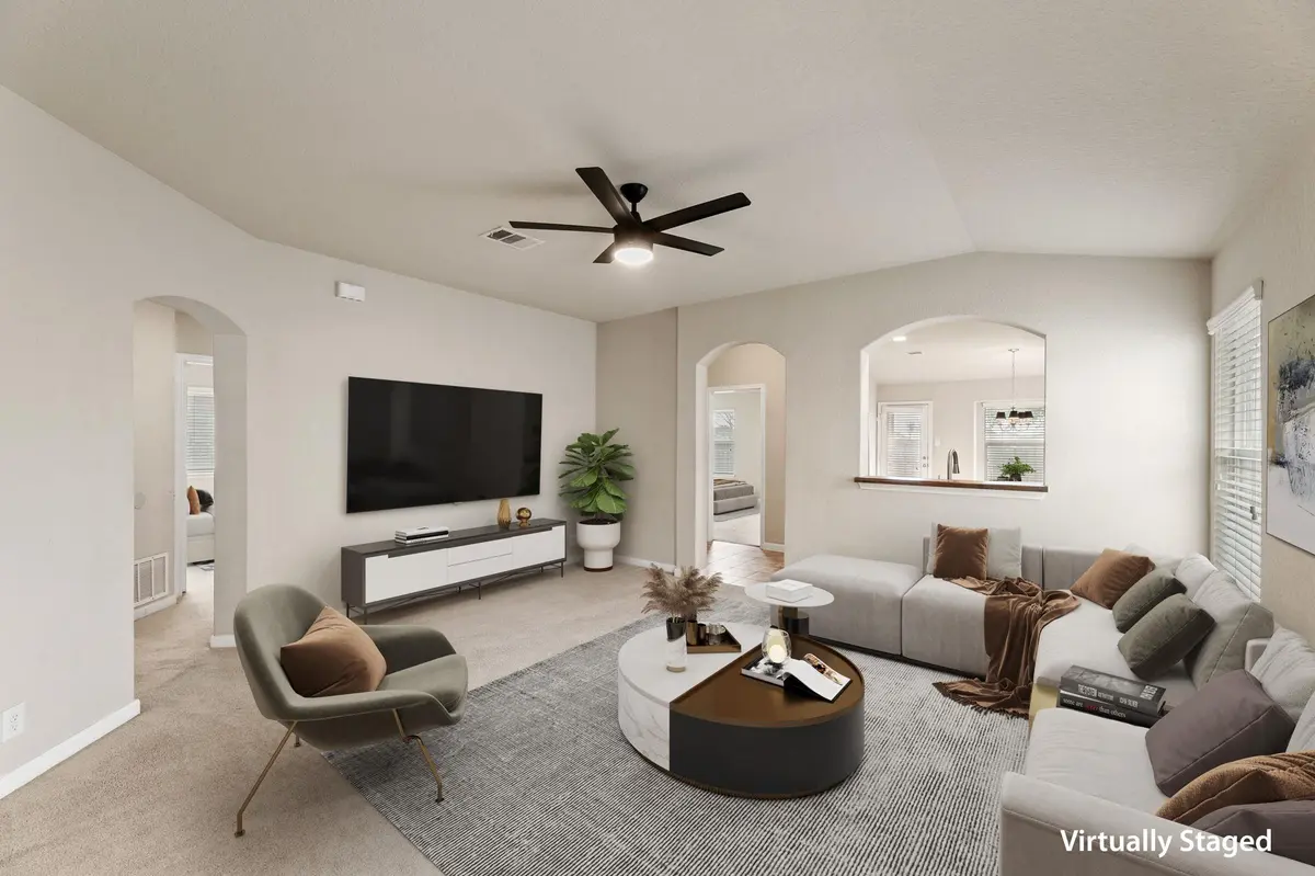 582 Briggs DR, New Braunfels, TX 78130