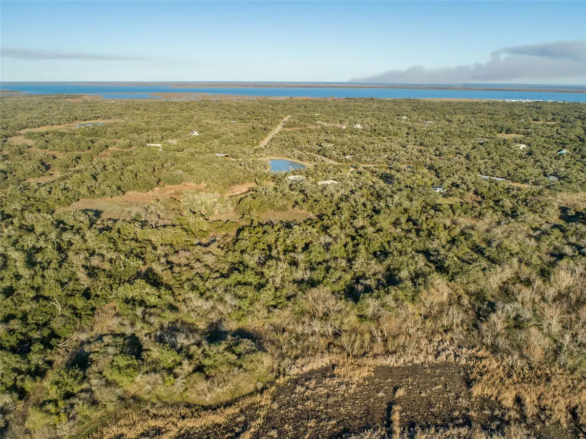 6498 N Hwy 35, Rockport, TX 78382