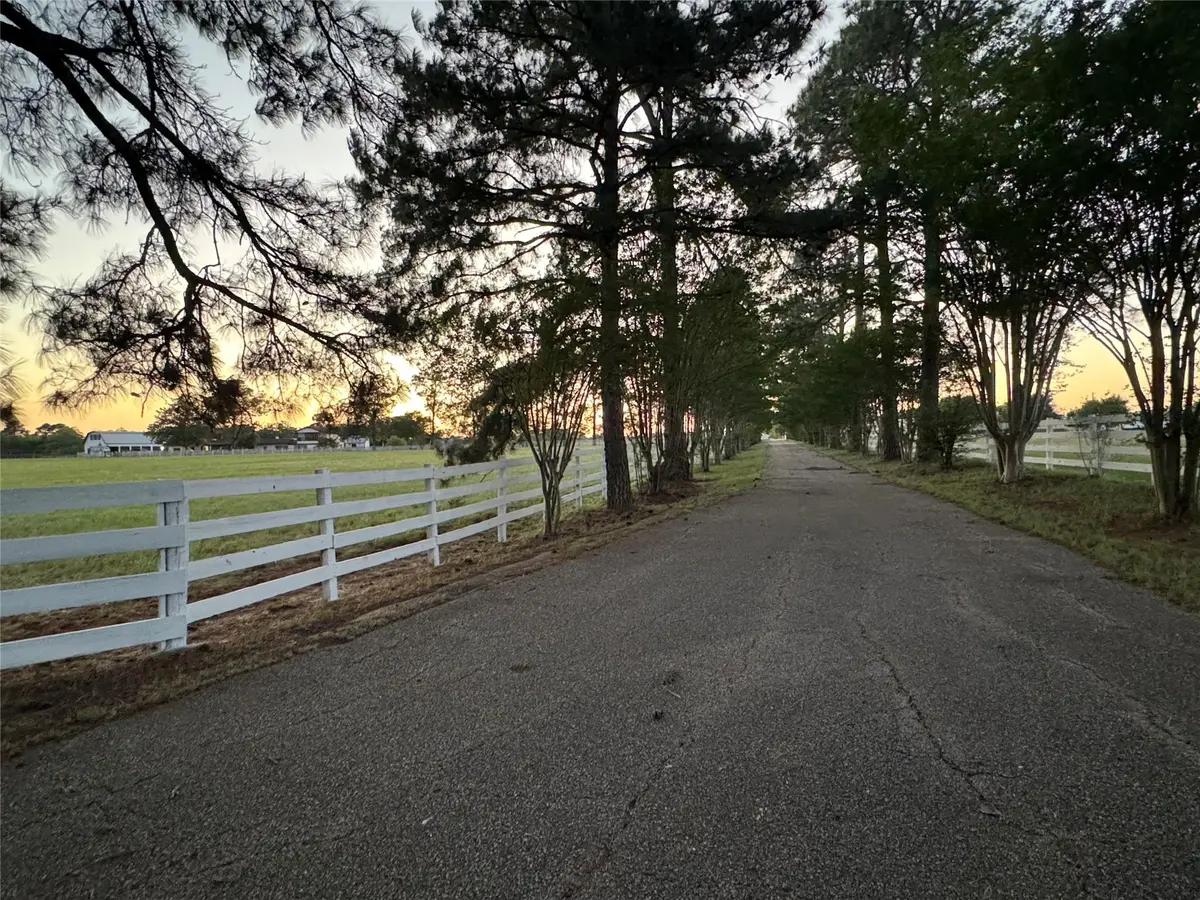 2502 Highway 304, Smithville, TX 78957
