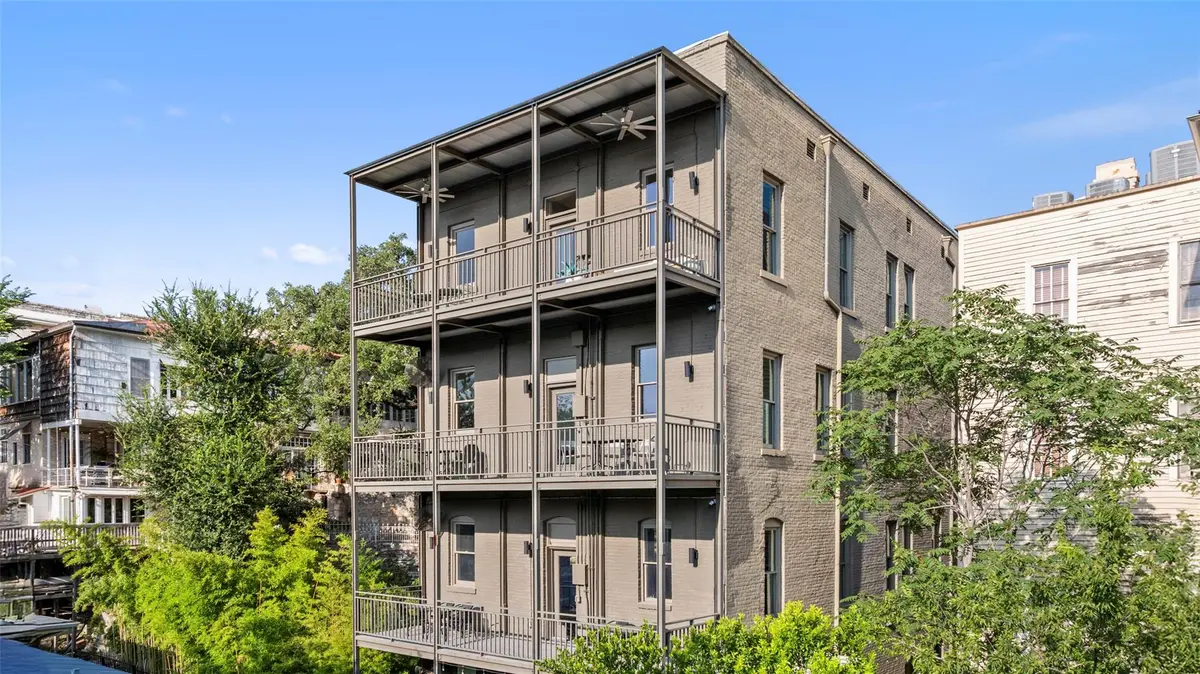 702 San Antonio ST, Austin, TX 78701
