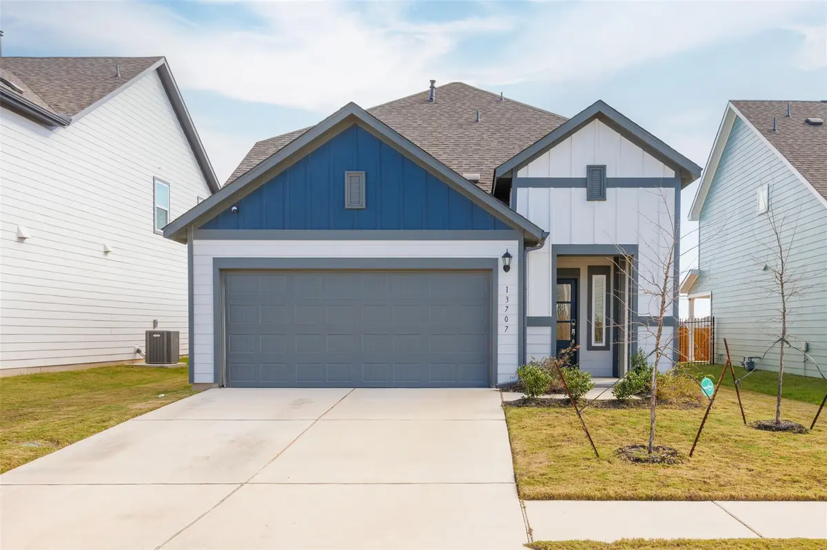 13707 Manhattan DR, Pflugerville, TX 78660