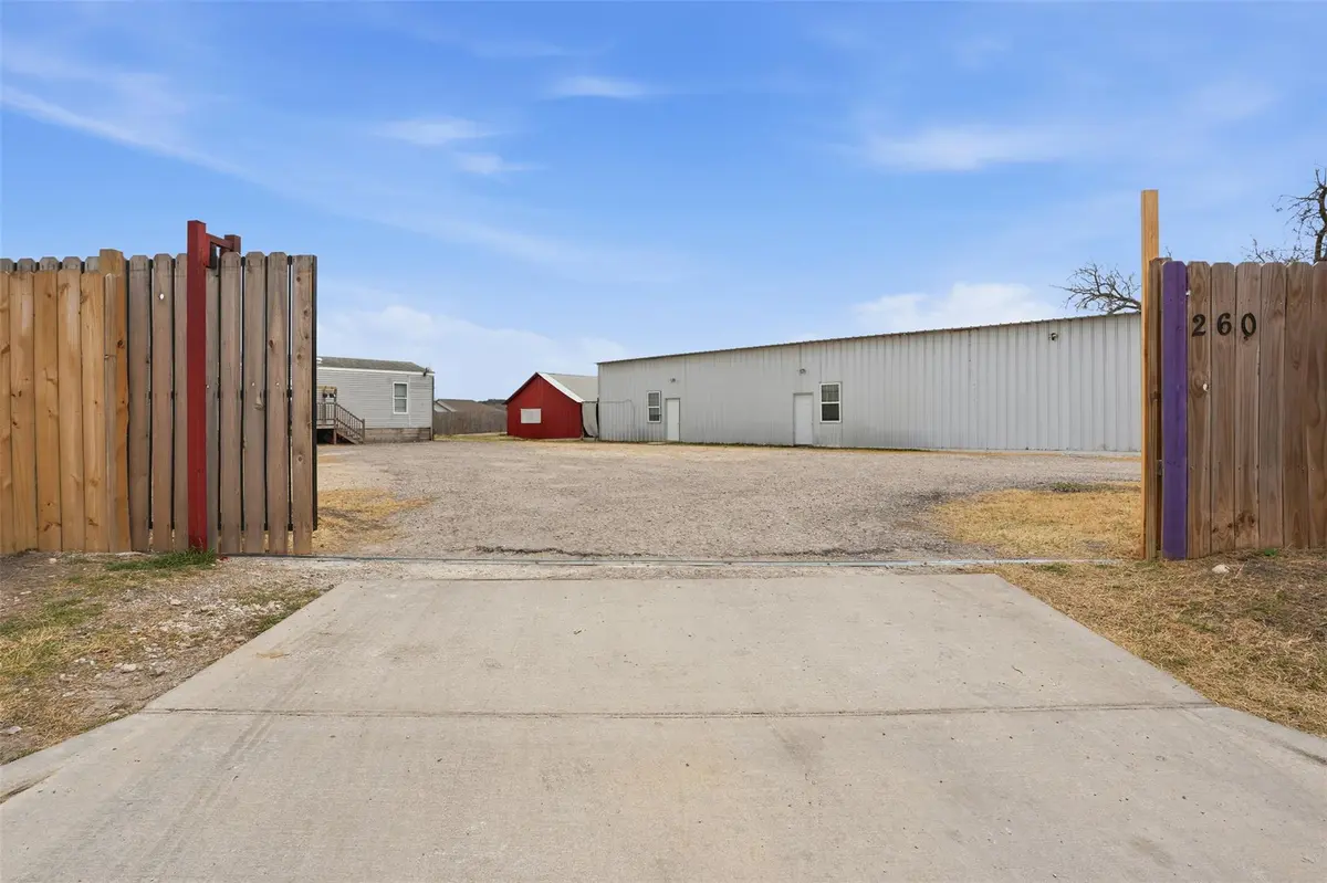 260 Ganado DR, Kyle, TX 78640