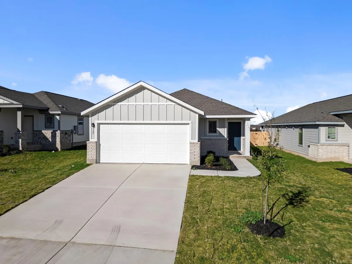 129 Hatari TRL, Jarrell, TX 76537