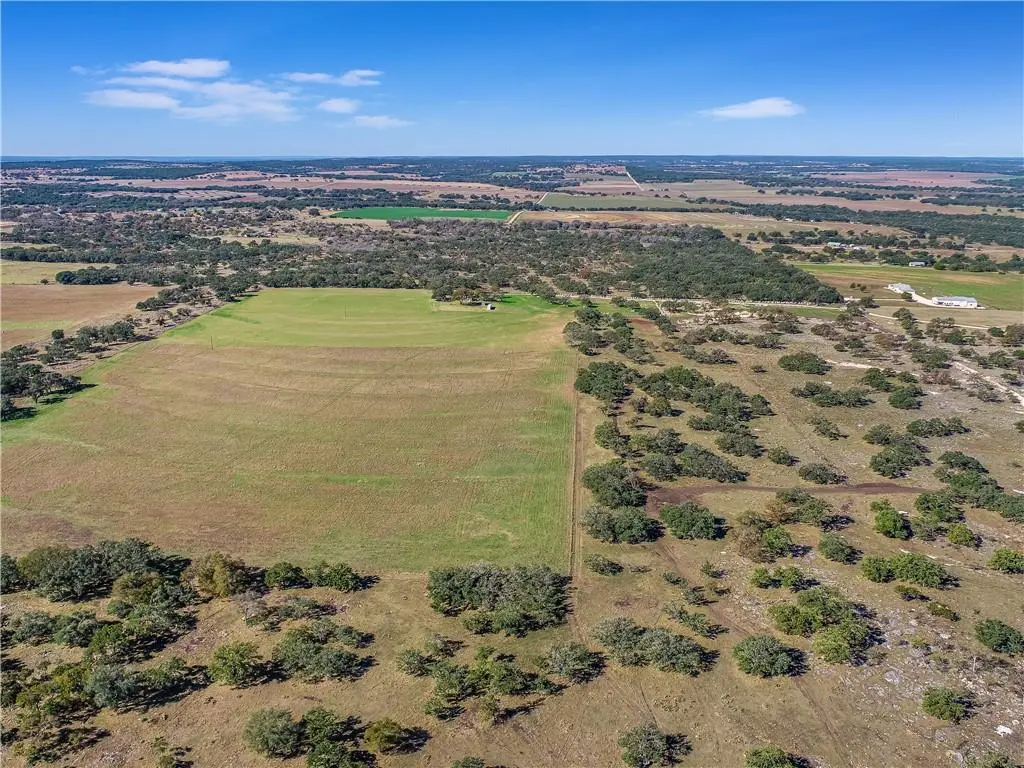 788 Clarence Jacoby RD, Fredericksburg, TX 78624