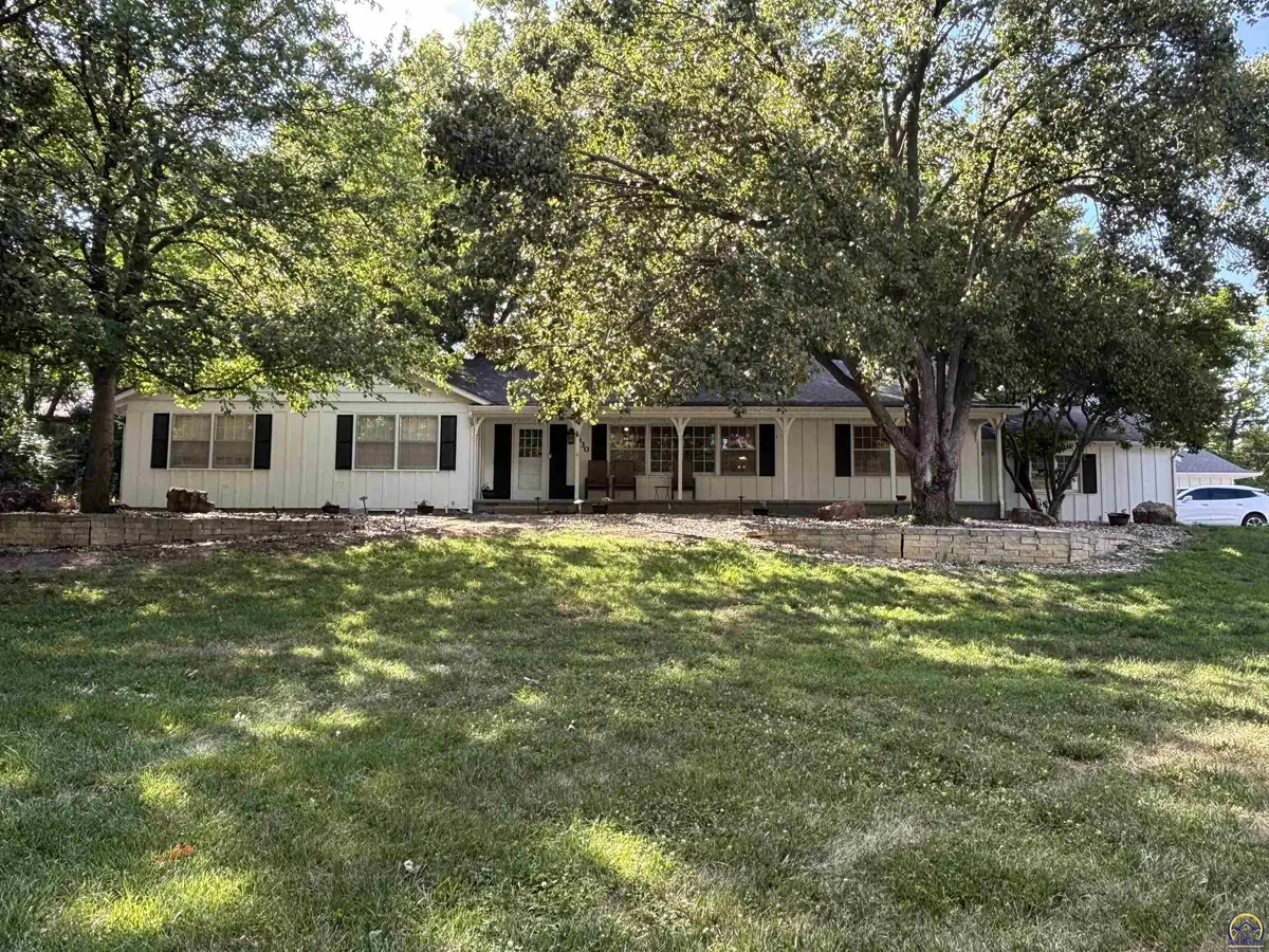 930 Huntington RD, Emporia, KS 66801